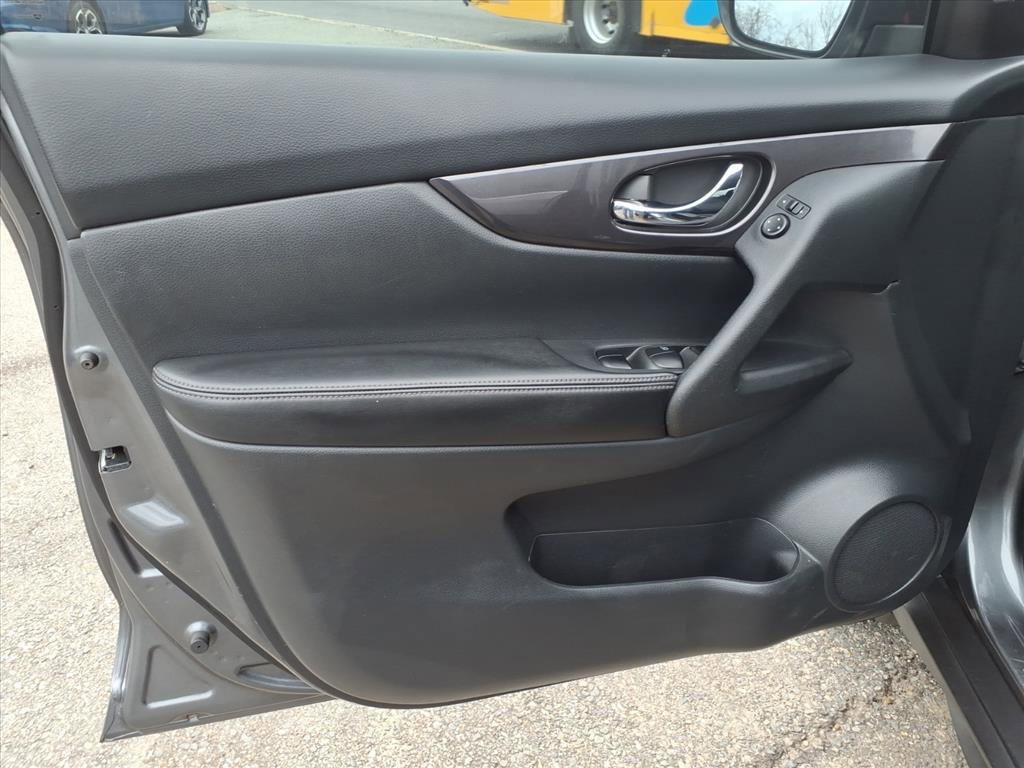 Used 2019 Nissan Rogue S w/ Special Edition Package image 21