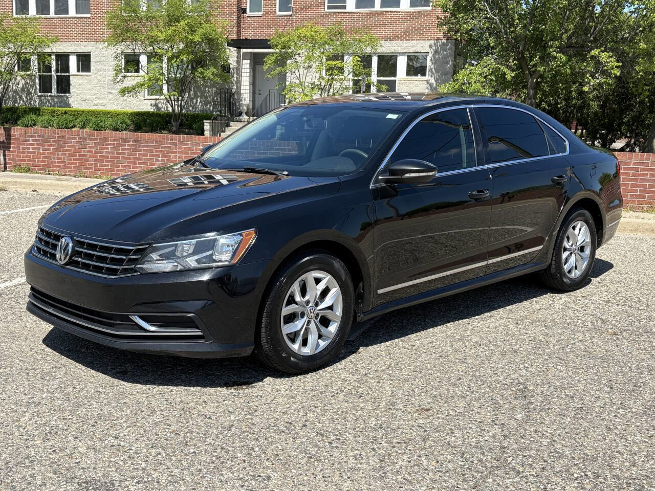 Used 2016 Volkswagen Passat 1.8T S image 8