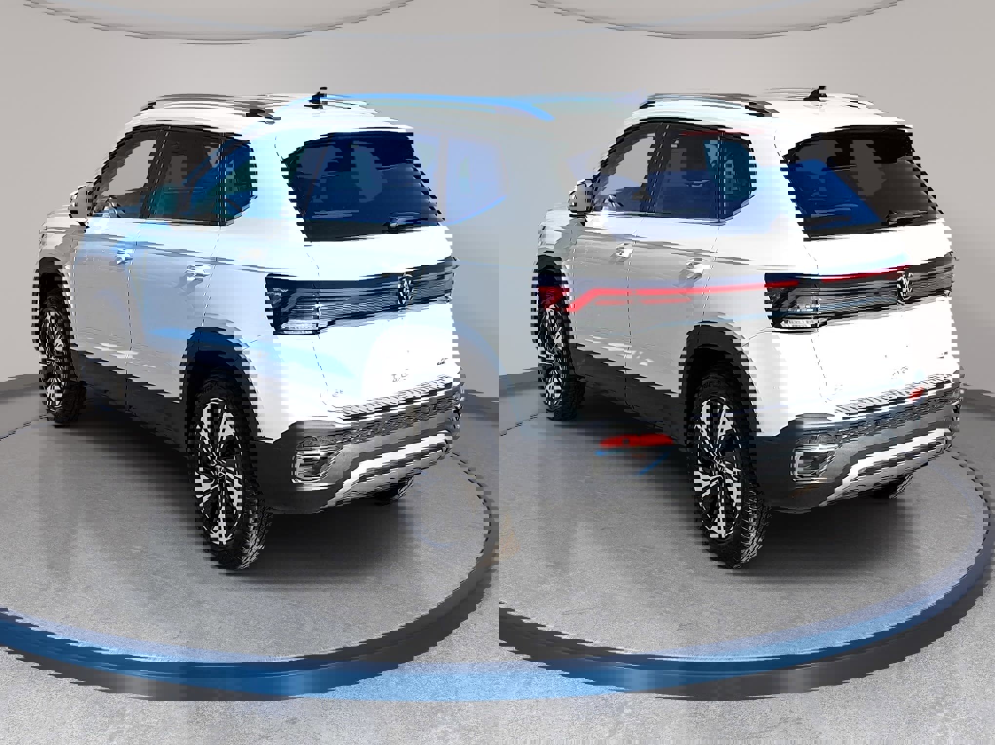 New 2026 Volkswagen Taos SE image 7