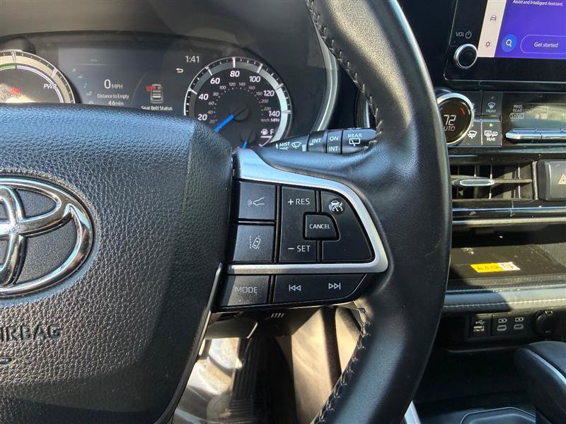 Used 2023 Toyota Highlander XLE FWD image 39