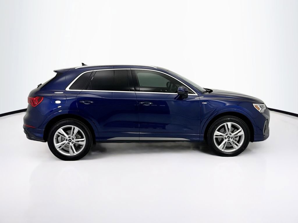 Used 2022 Audi Q3 2.0T Premium Plus w/ Premium Plus Package image 4