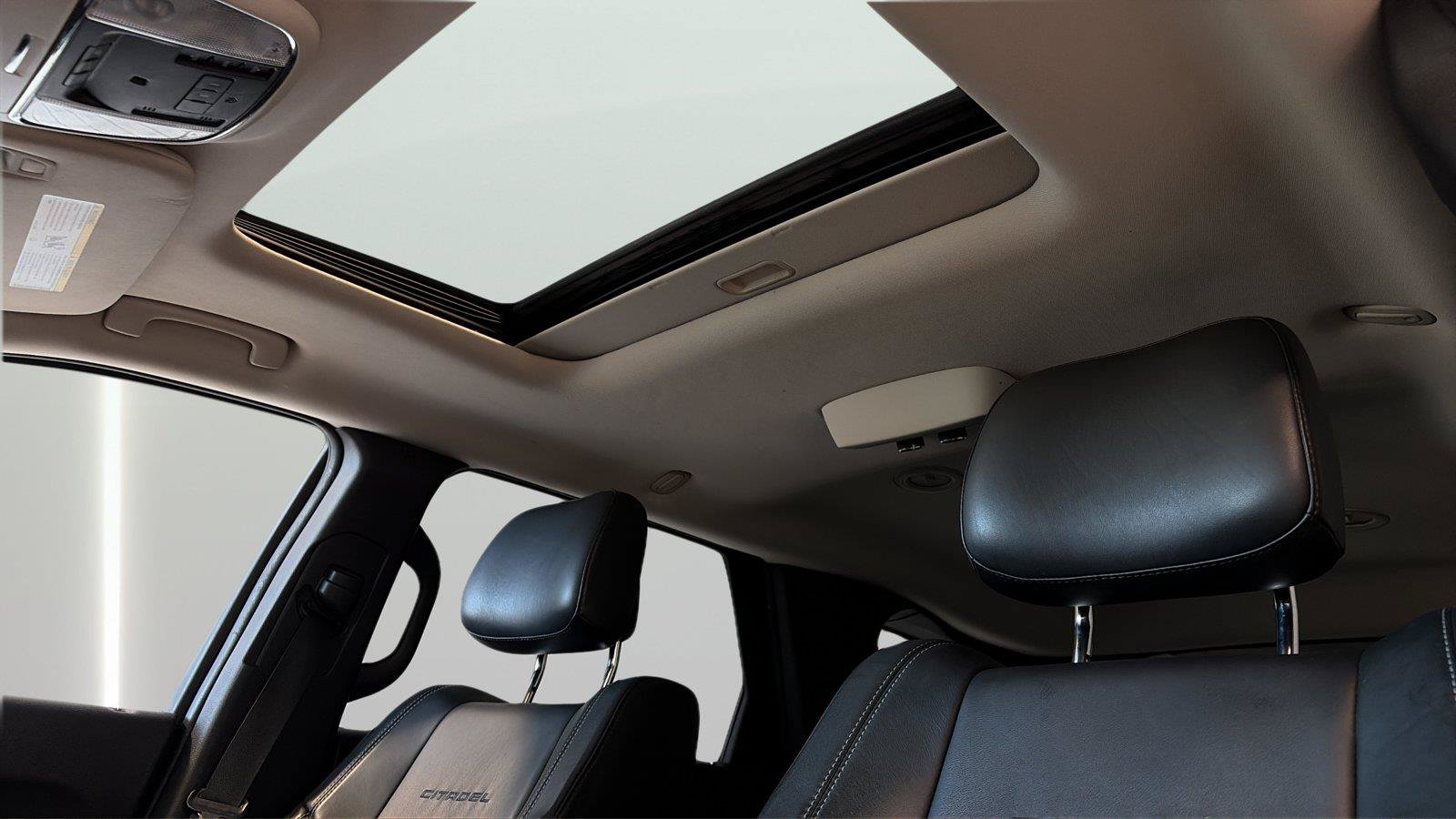Used 2013 Dodge Durango Citadel w/ Technology Group AWD/4WD image 16