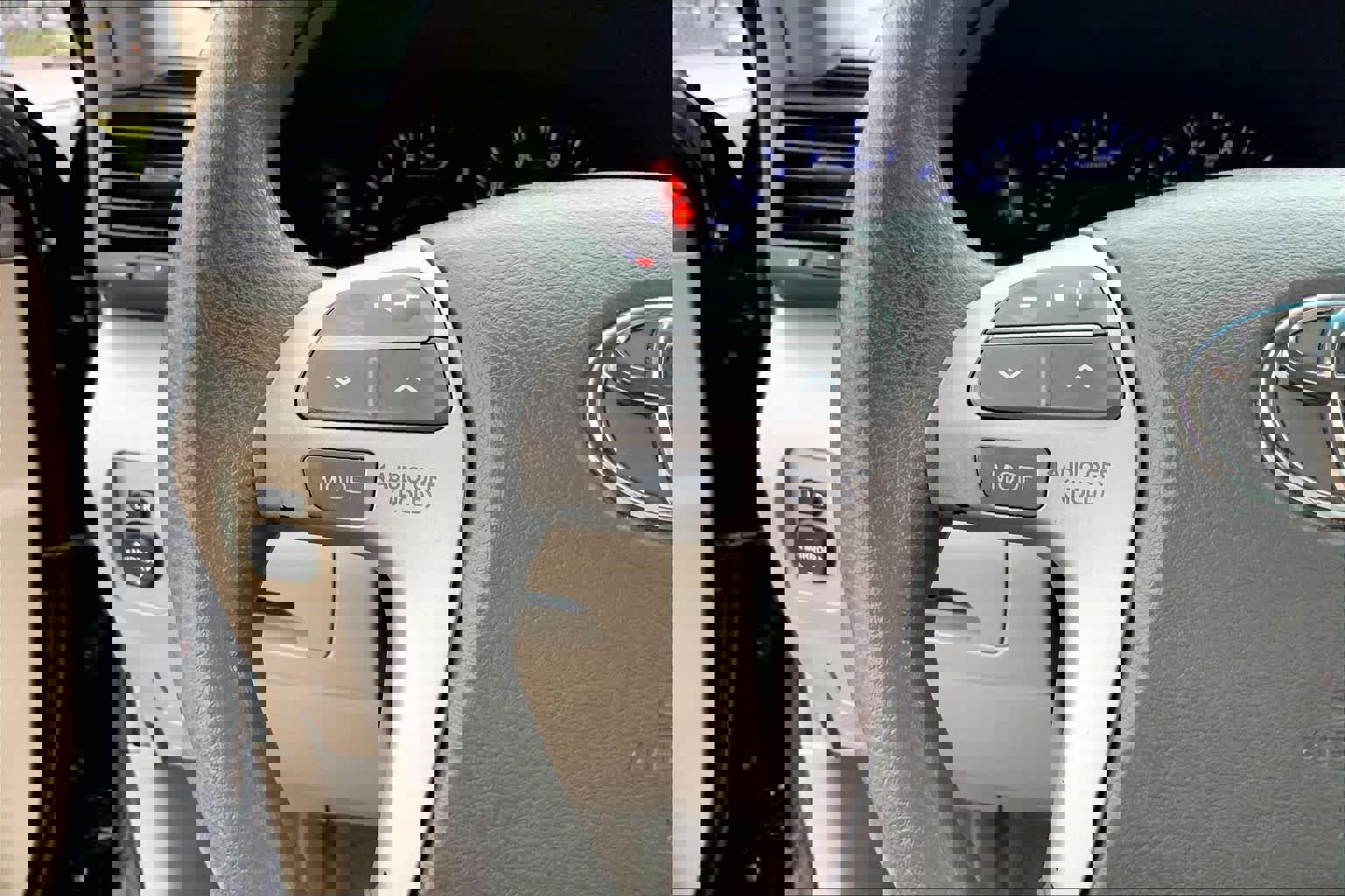 Used 2011 Toyota Camry LE FWD image 22