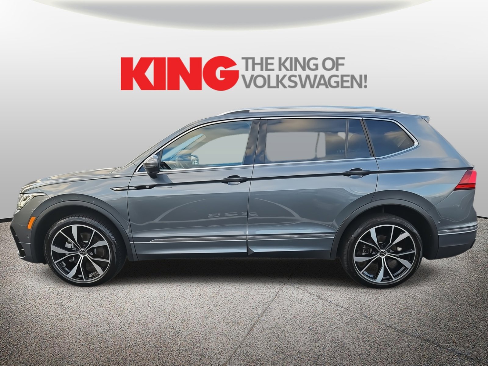 Certified 2023 Volkswagen Tiguan SEL R-Line image 7