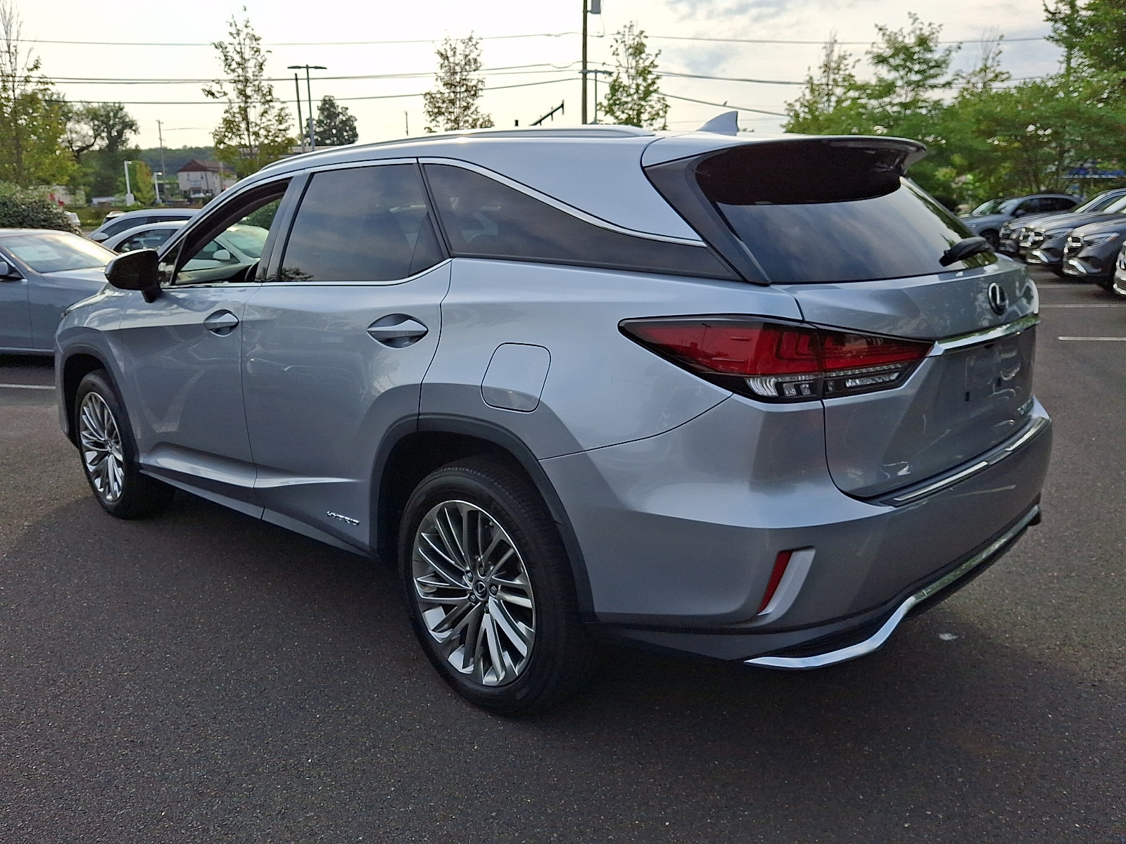 Used 2022 Lexus RX 450hL Luxury w/ Cold Area Package (CT) AWD/4WD image 4