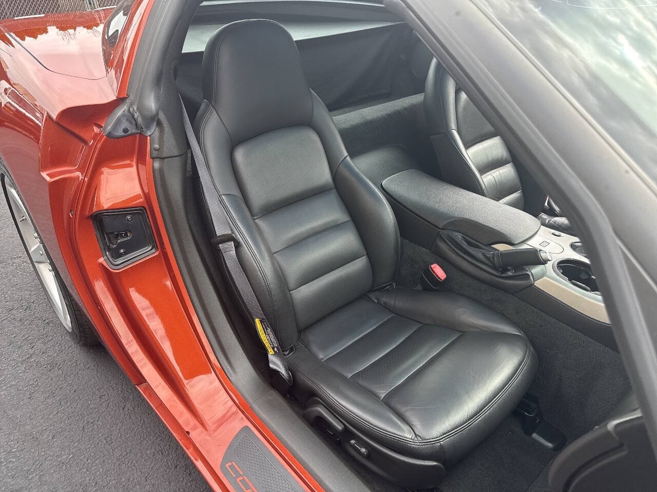 Used 2005 Chevrolet Corvette Coupe w/ Preferred Equipment Group RWD image 30