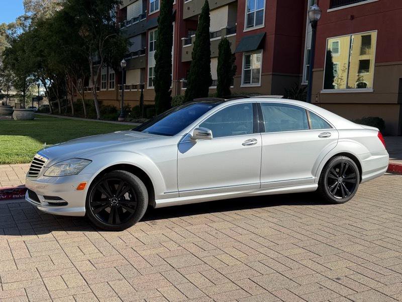 Used 2010 Mercedes-Benz S 550 image 3