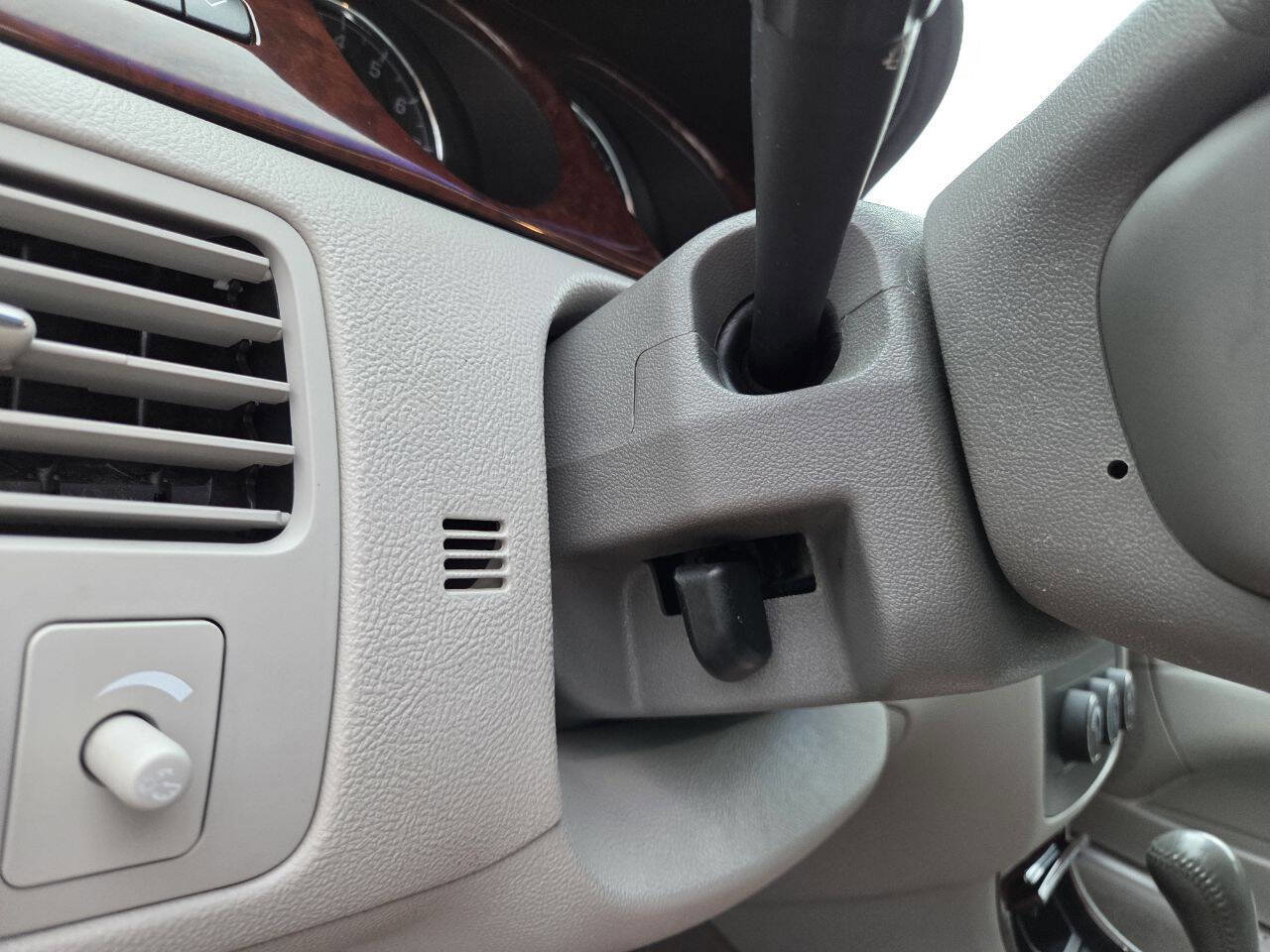 Used 2007 Buick Lucerne CX w/ Driver Confidence Package image 21