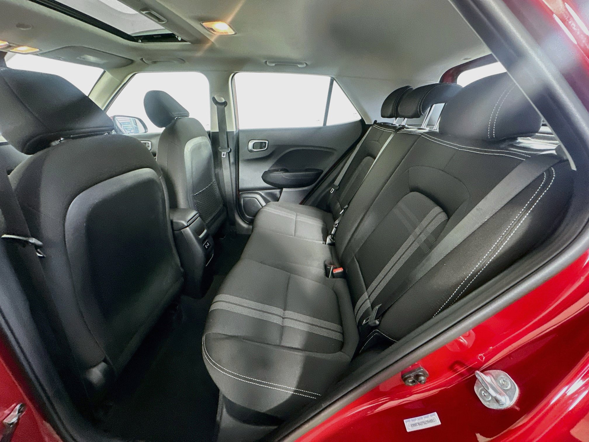 Used 2025 Hyundai Venue SEL FWD image 27