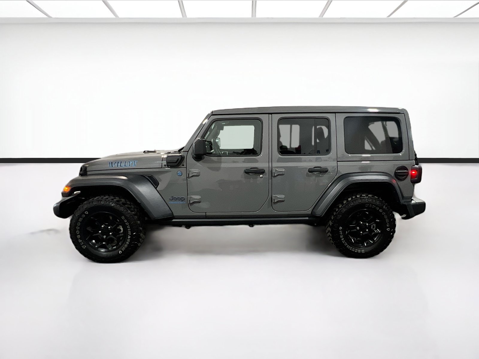 Used 2023 Jeep Wrangler Unlimited w/ Sun & Screen Package AWD/4WD image 23