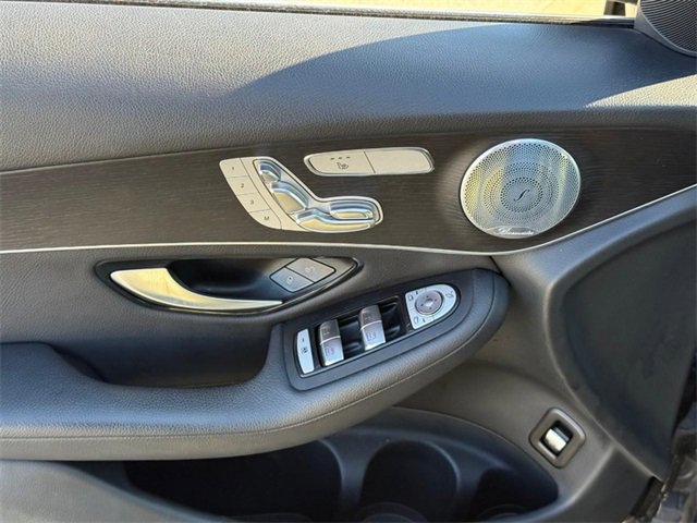 Used 2021 Mercedes-Benz GLC 300 4MATIC image 17