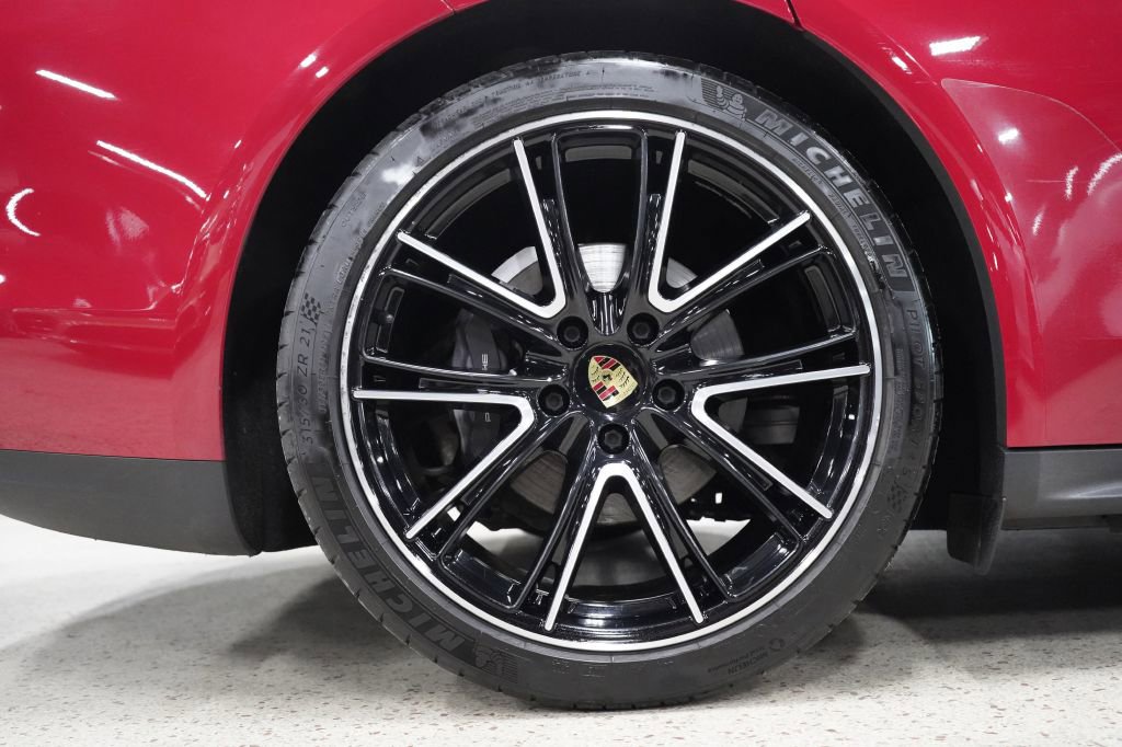 Used 2020 Porsche Panamera RWD image 33