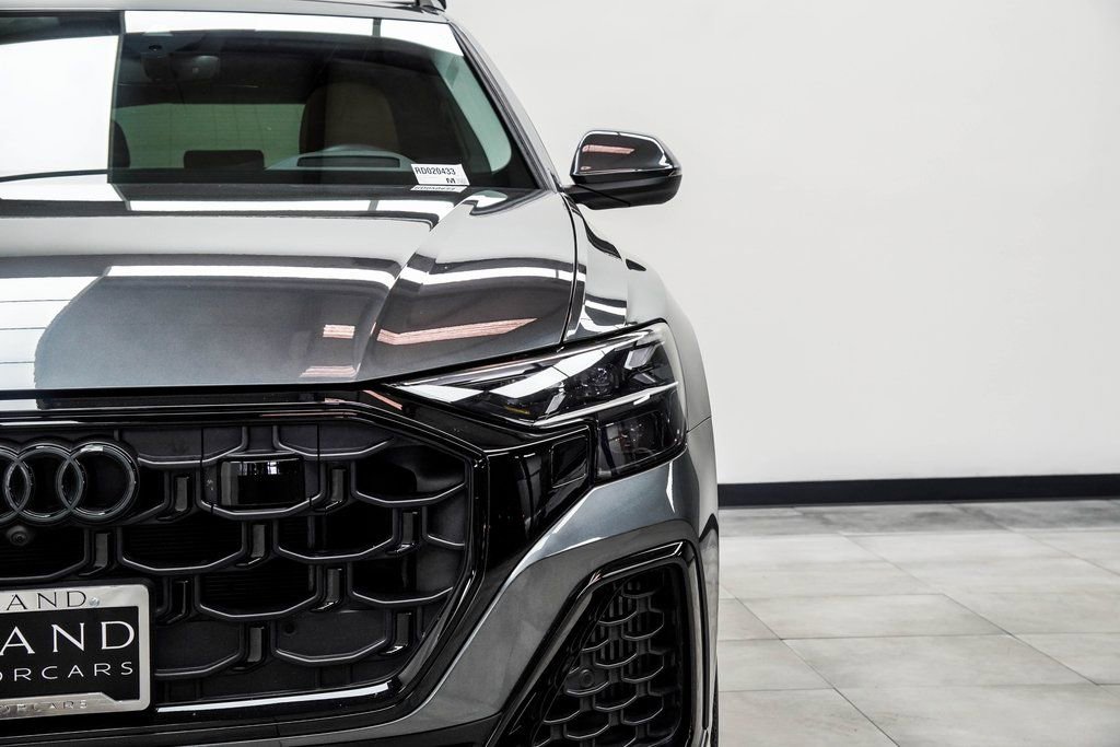 Used 2024 Audi Q8 Prestige w/ Prestige Package image 4