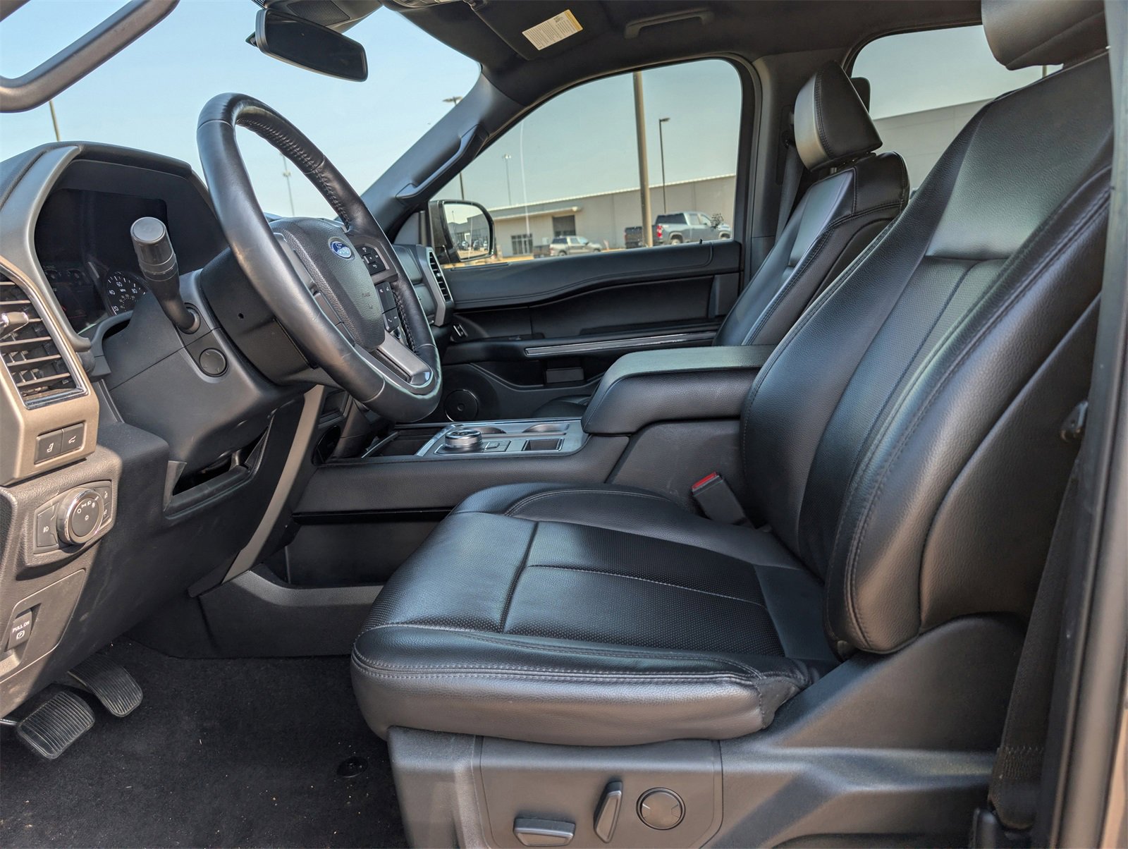 Used 2021 Ford Expedition XLT image 24