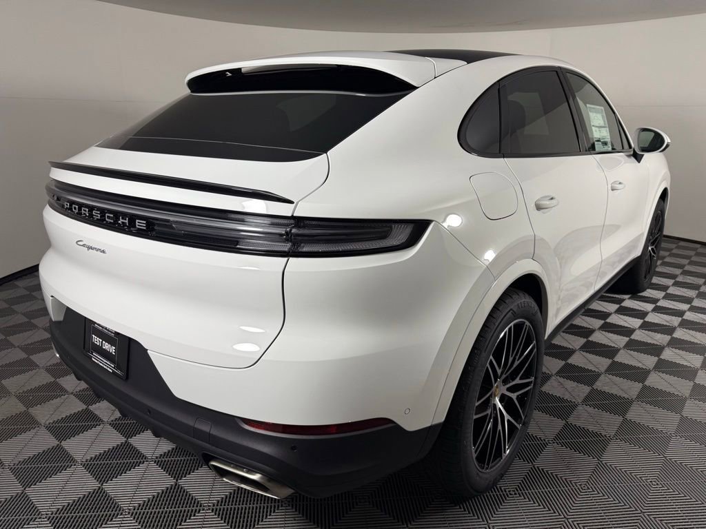 Certified 2025 Porsche Cayenne Coupe image 7
