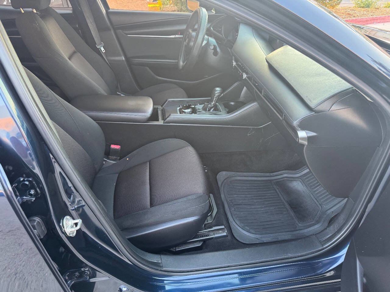Used 2021 MAZDA MAZDA3 s image 31