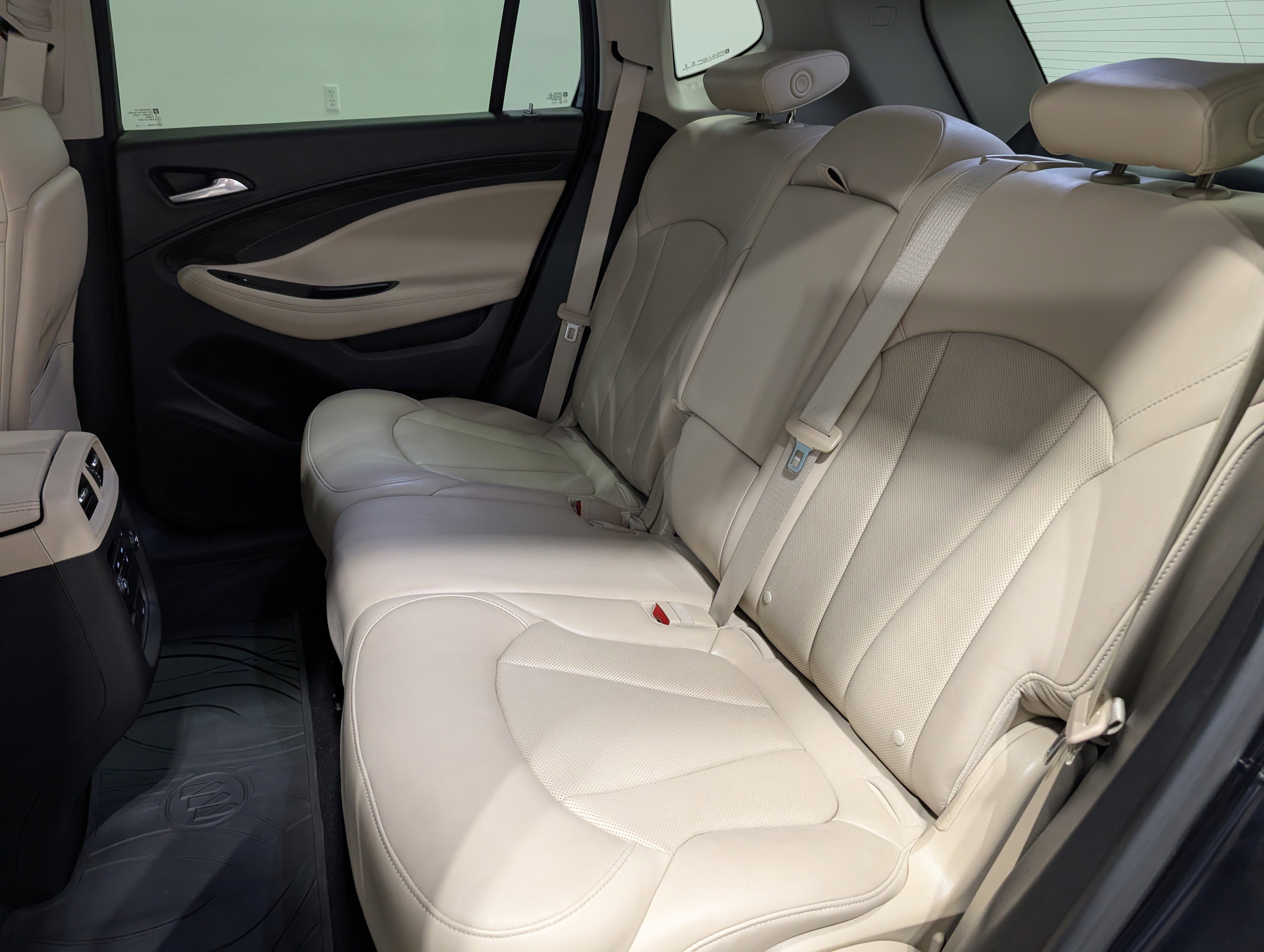 Used 2020 Buick Envision Premium w/ Driver Confidence Package image 16