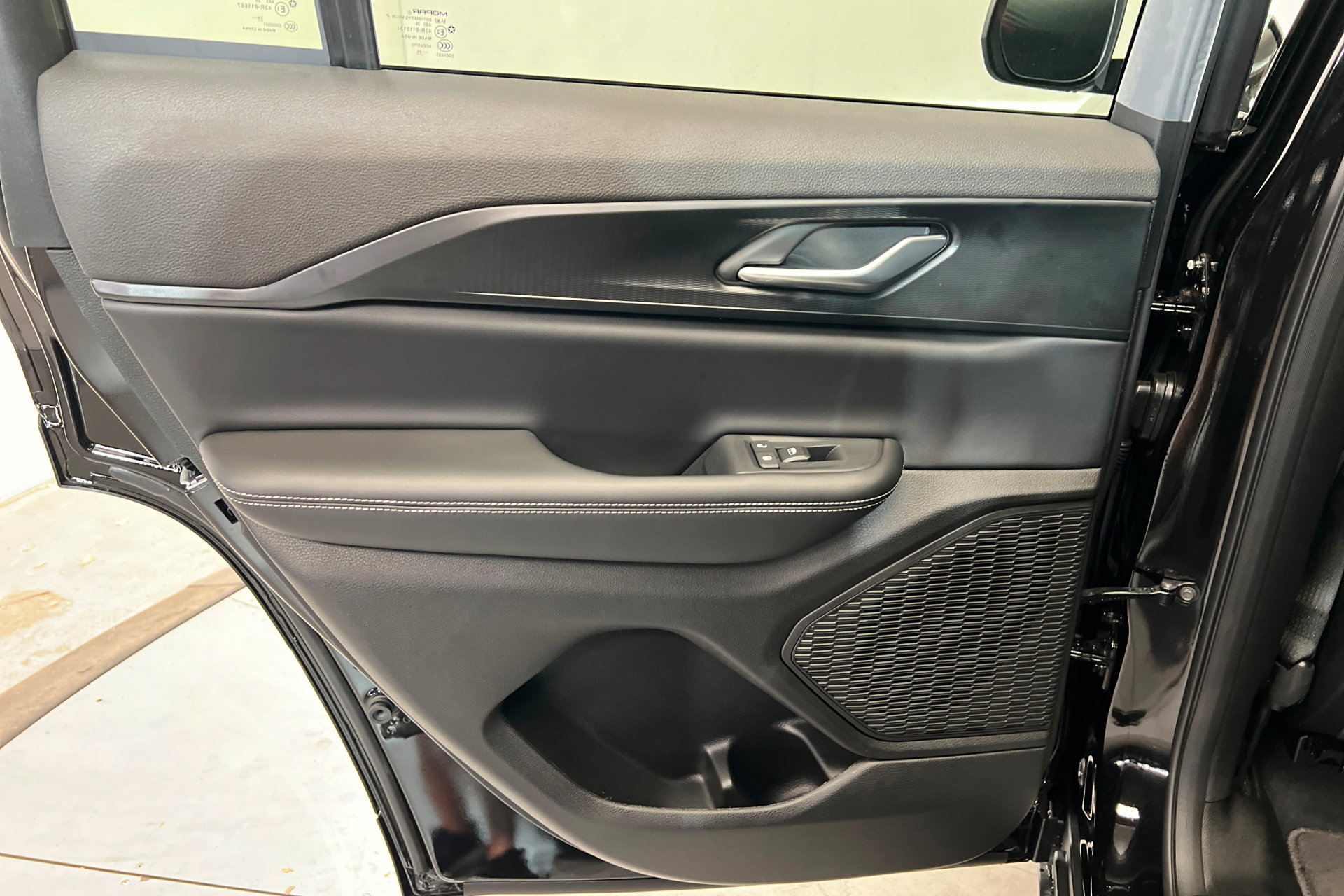 New 2026 Jeep Grand Cherokee Laredo AWD/4WD image 18