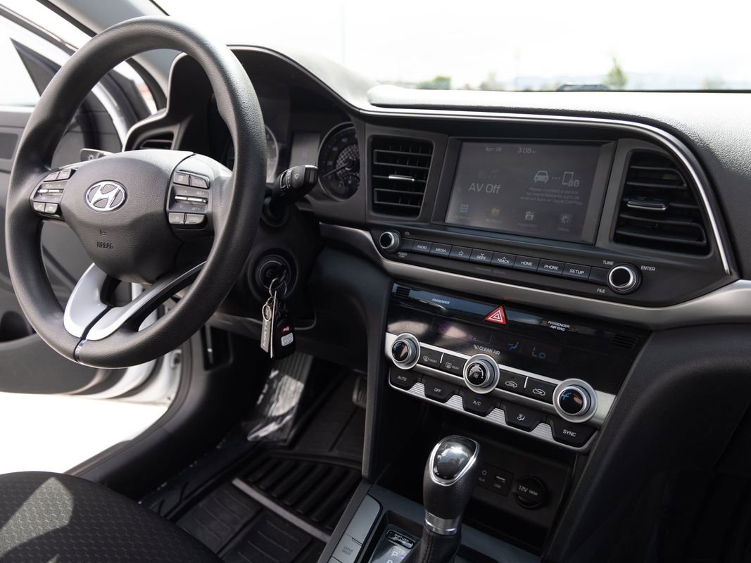 Used 2020 Hyundai Elantra SEL w/ Cargo Package (C1) FWD image 15