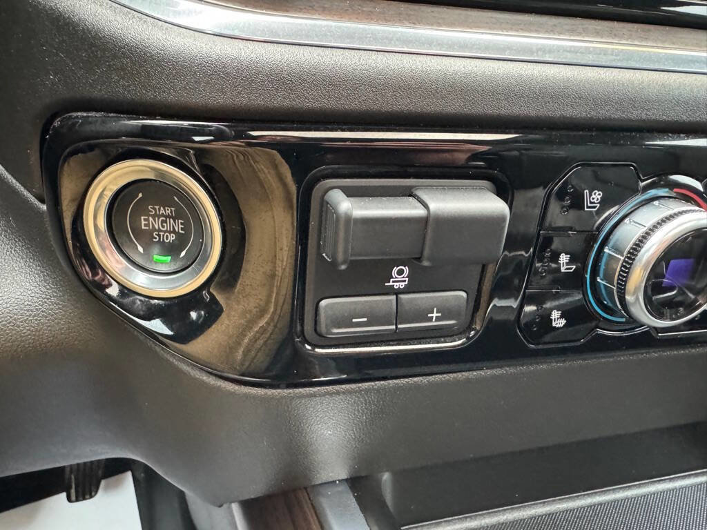 Used 2024 GMC Sierra 2500 SLT w/ Texas SLT Premium Package image 34