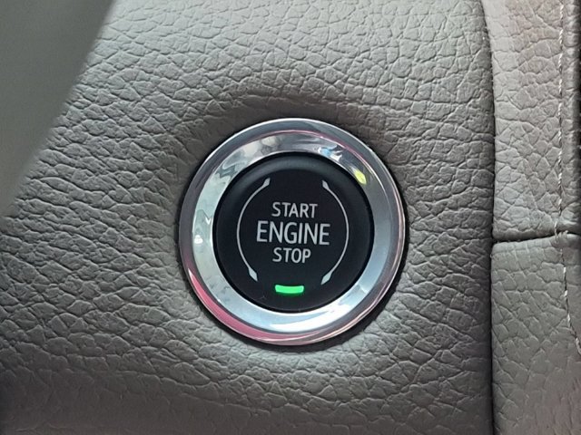 Used 2023 GMC Yukon Denali AWD/4WD image 17