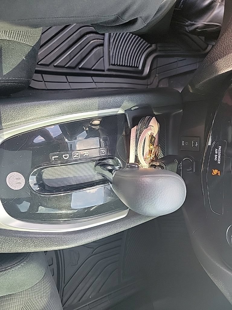 Used 2016 Nissan Rogue SV AWD/4WD image 29