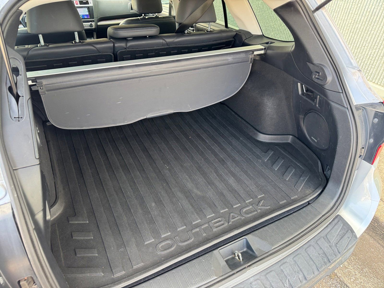 Used 2015 Subaru Outback 3.6R Limited image 16