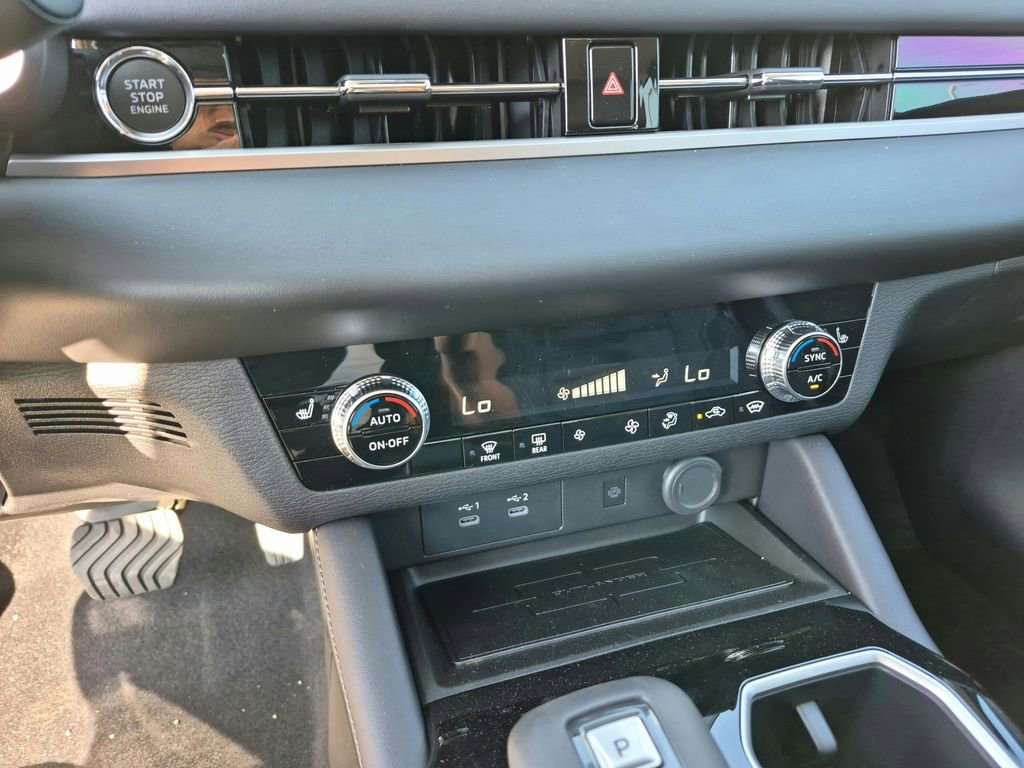 New 2025 Mitsubishi Outlander SE image 24