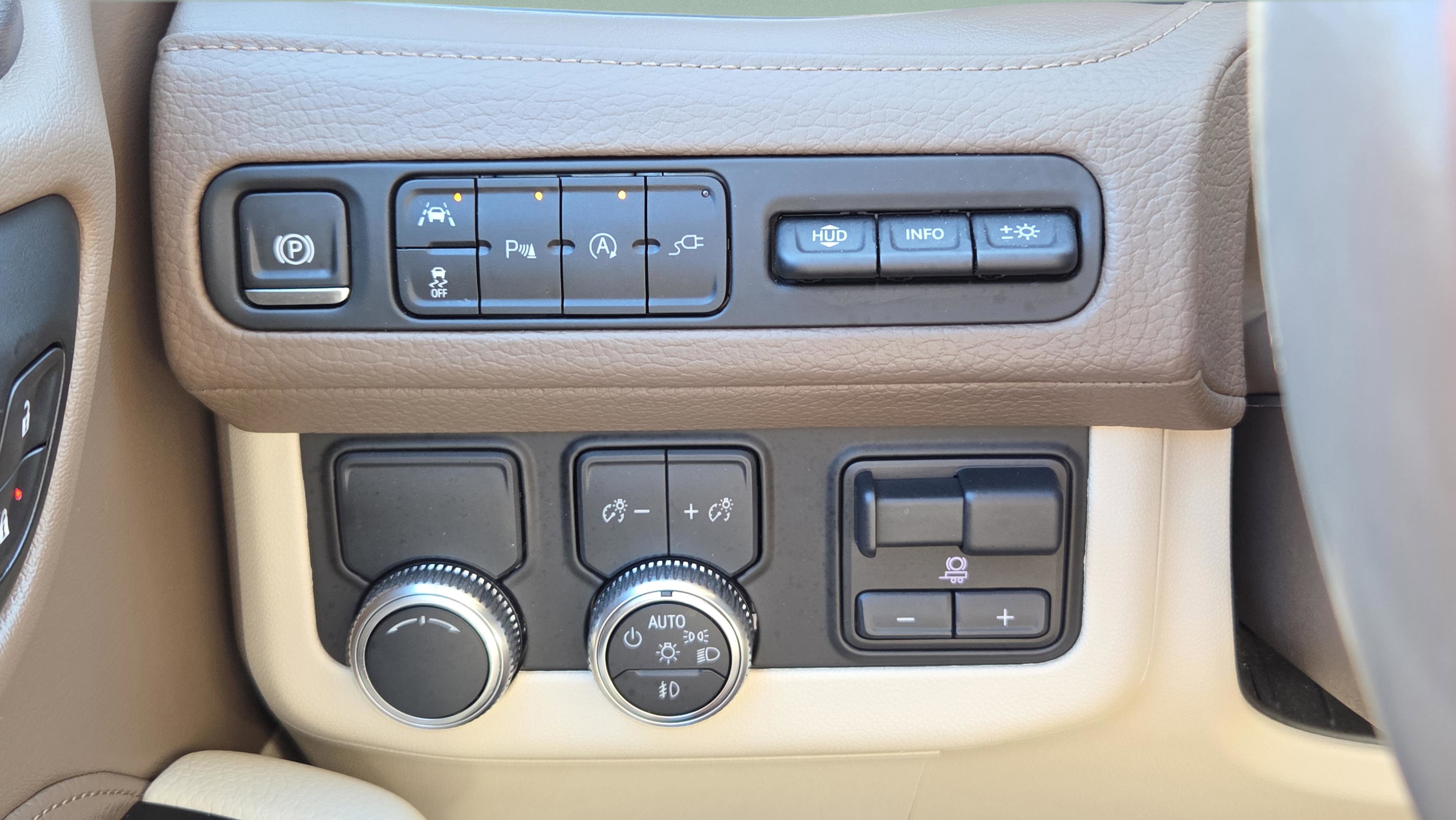 Used 2021 GMC Yukon Denali w/ Denali Premium Package RWD image 27