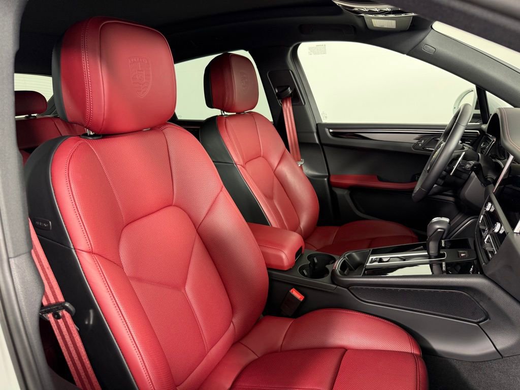 Certified 2026 Porsche Macan Turbo image 16