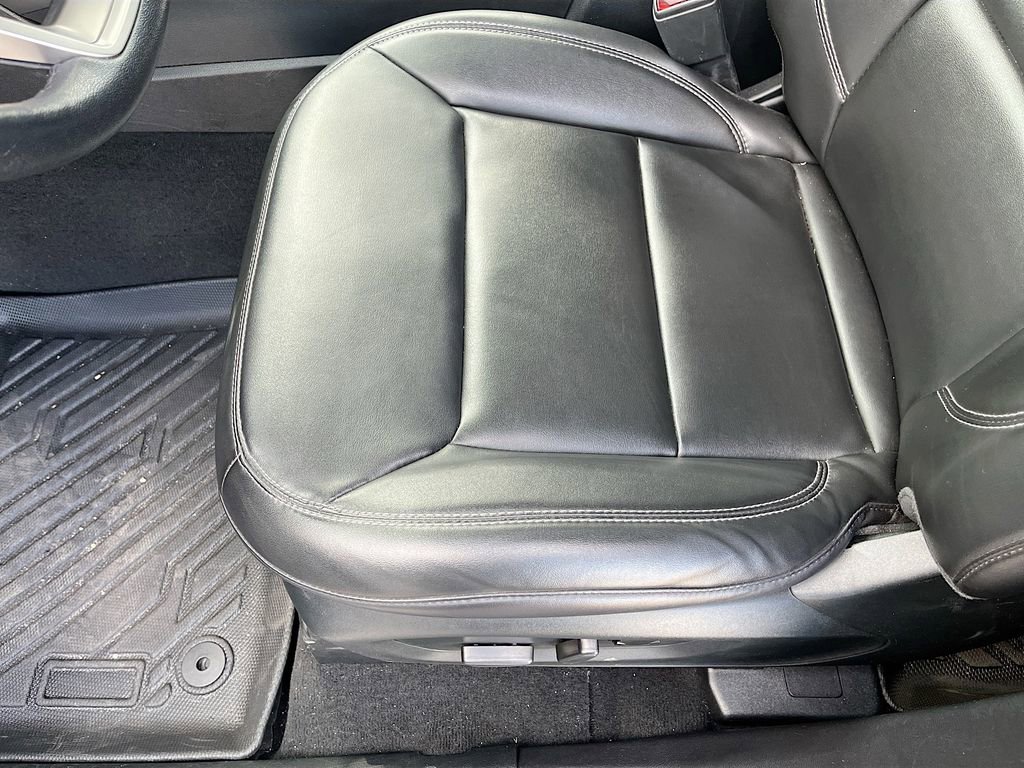 Used 2022 Ford Explorer XLT w/ Equipment Group 202A image 20