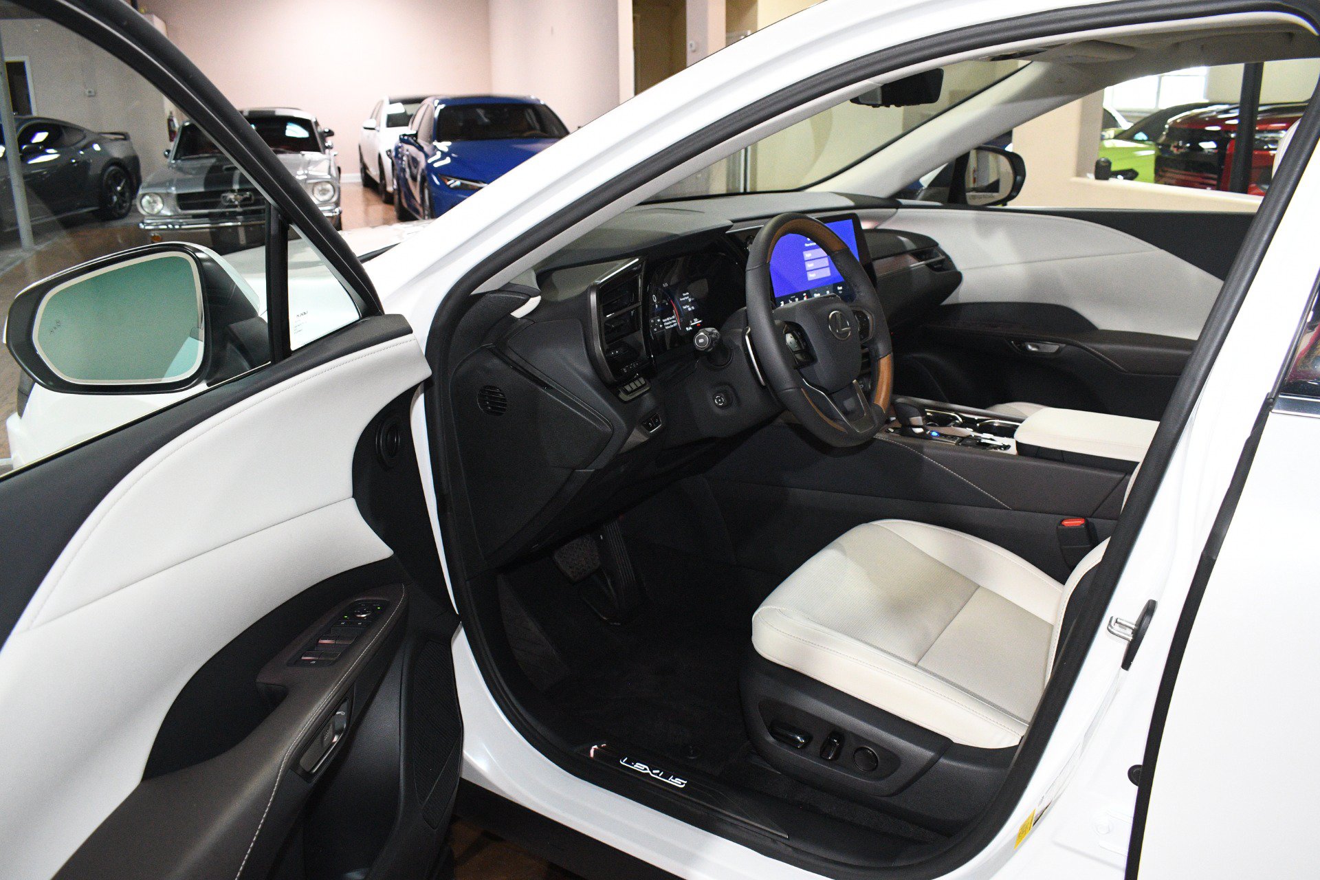 Used 2025 Lexus RX 350 Premium Plus w/ Convenience Package FWD image 45