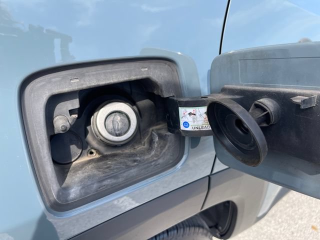 Used 2018 Jeep Renegade Latitude w/ Cold Weather Group AWD/4WD image 16