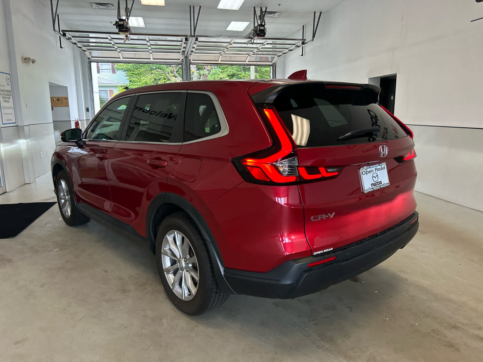 Used 2024 Honda CR-V EX-L image 4