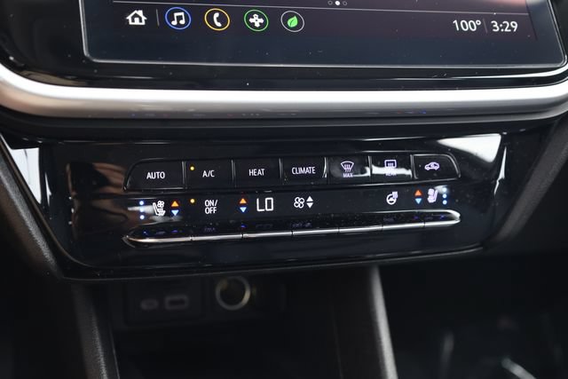 Used 2023 Chevrolet Bolt EUV LT w/ Convenience Package FWD image 23