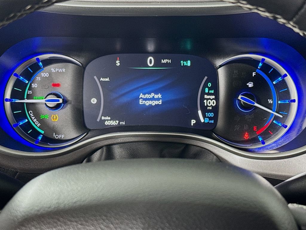 Used 2022 Chrysler Pacifica Touring-L FWD image 12