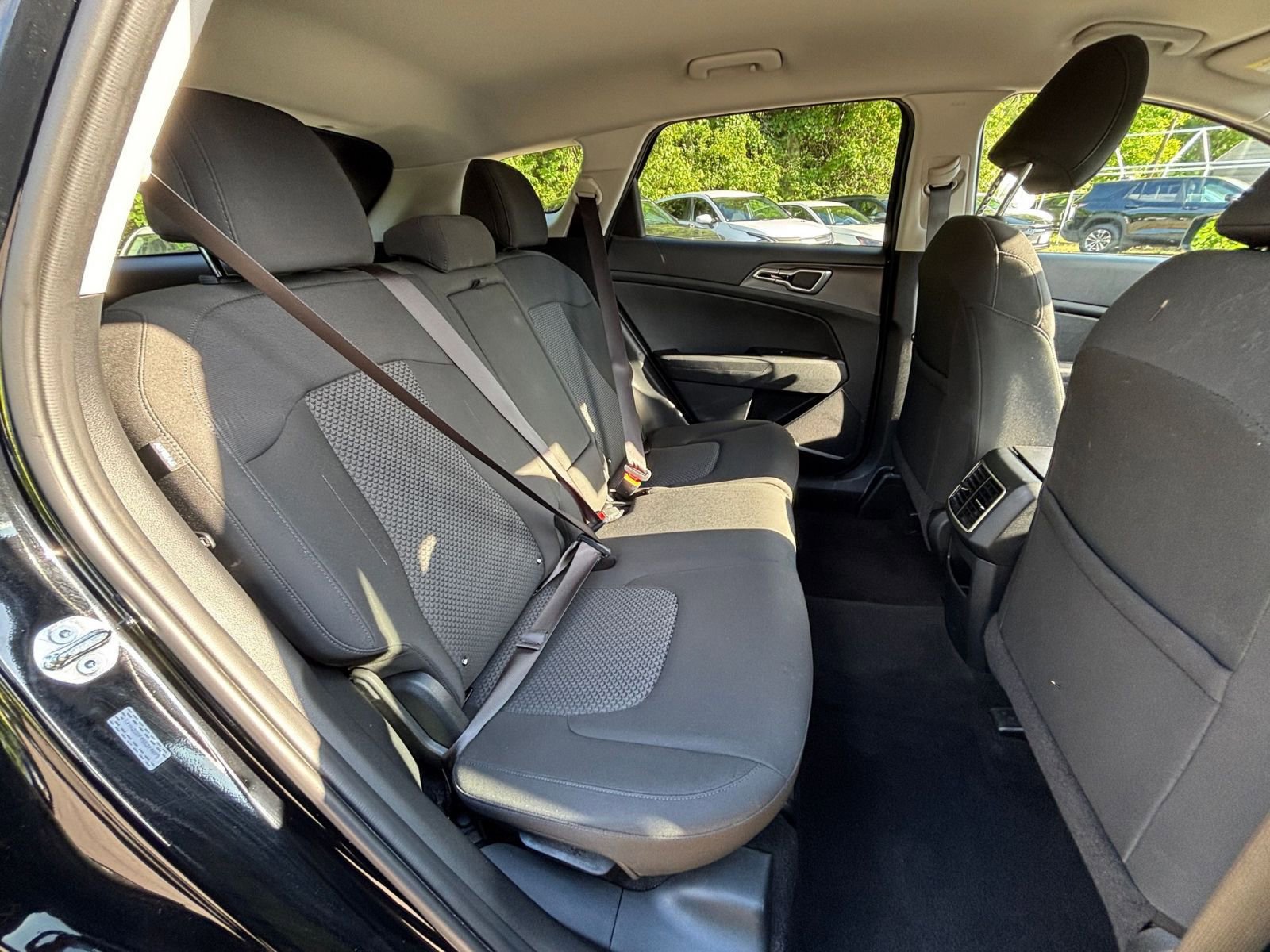 Used 2025 Kia Sportage LX FWD image 35