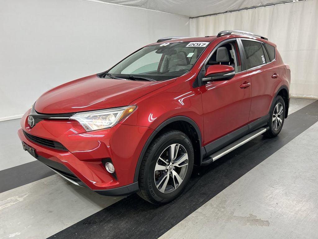 Used 2017 Toyota RAV4 XLE AWD/4WD image 5