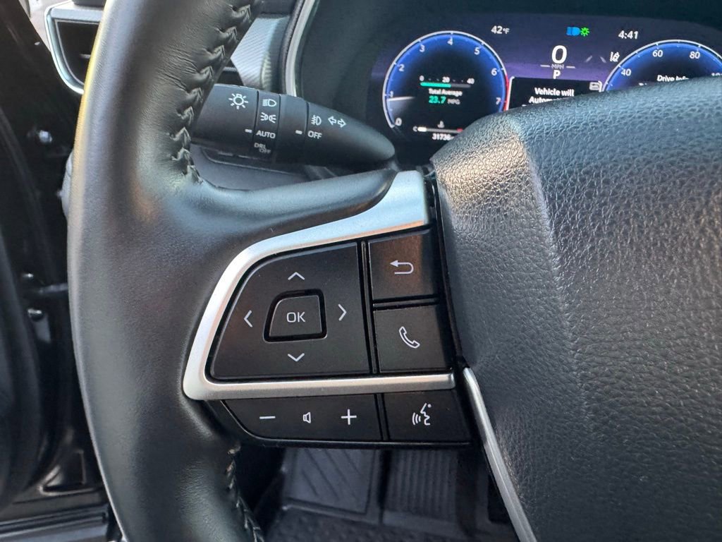 Used 2024 Toyota Highlander Platinum image 15