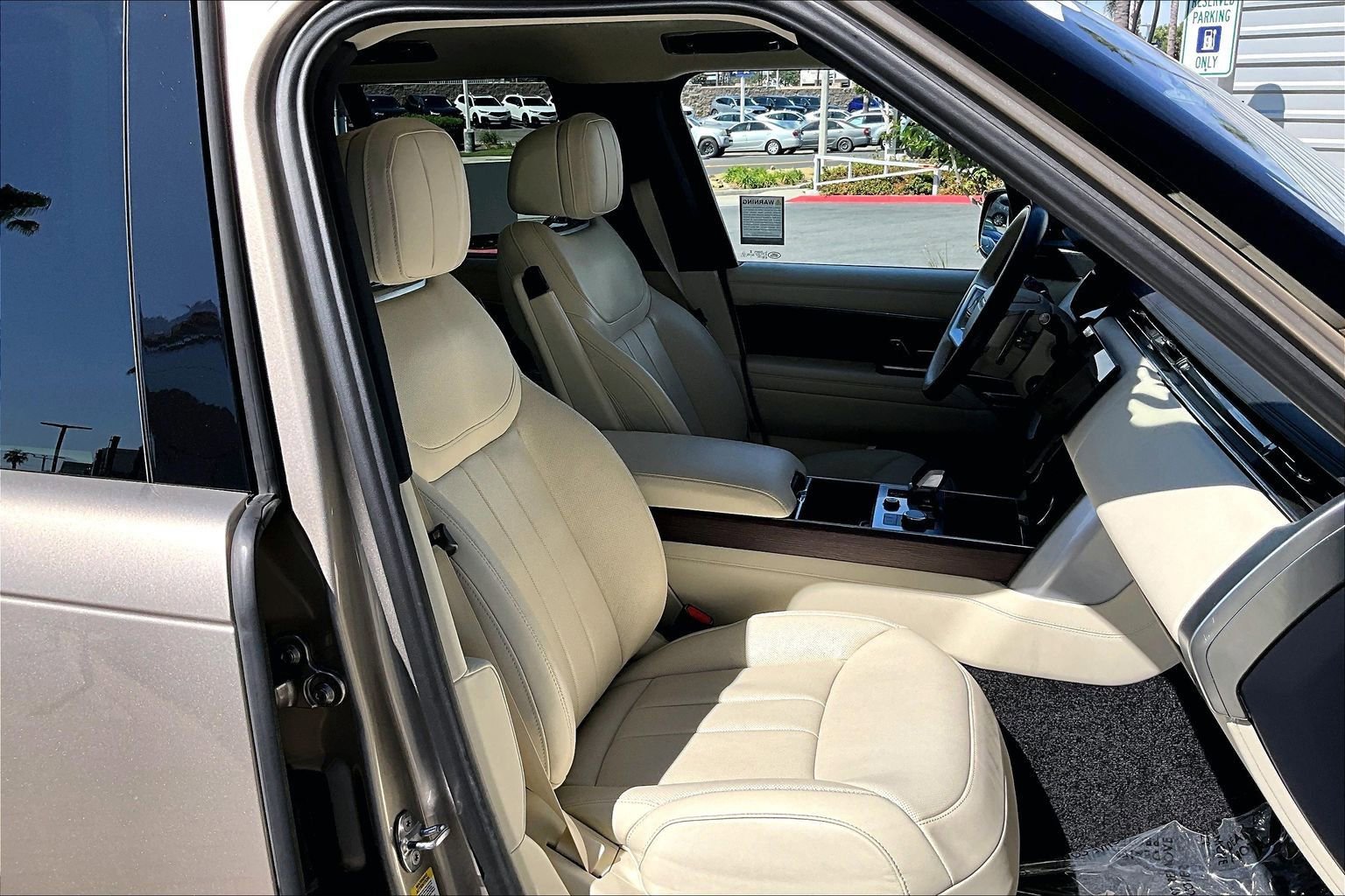 Certified 2023 Land Rover Range Rover SE AWD/4WD image 7