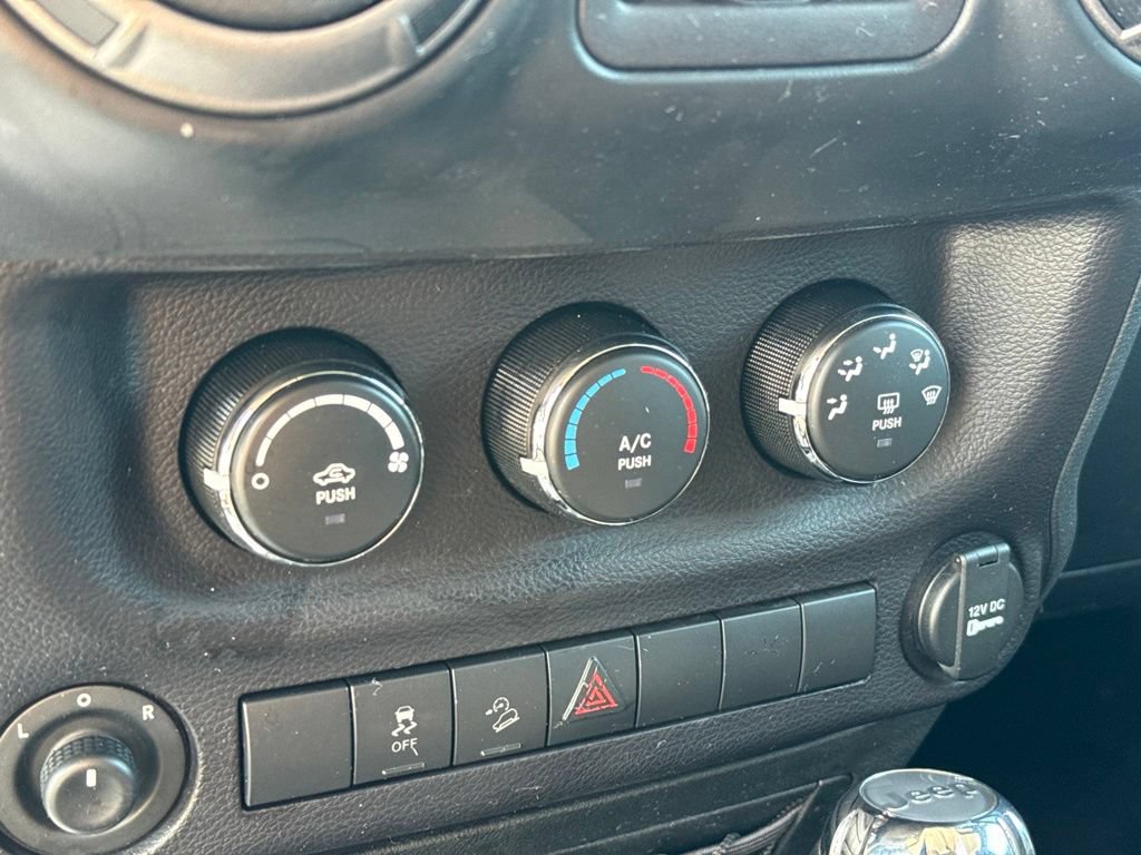 Used 2018 Jeep Wrangler Unlimited Sport S AWD/4WD image 17