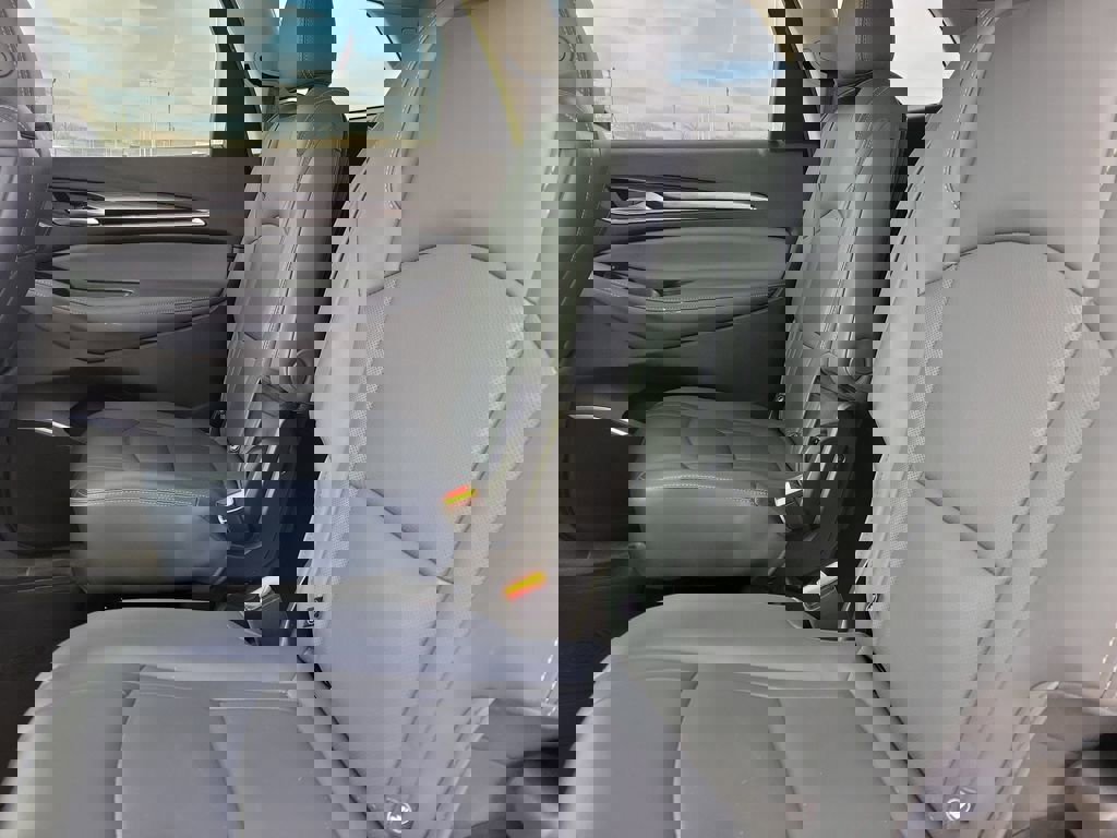 Used 2021 Buick Enclave Essence image 8