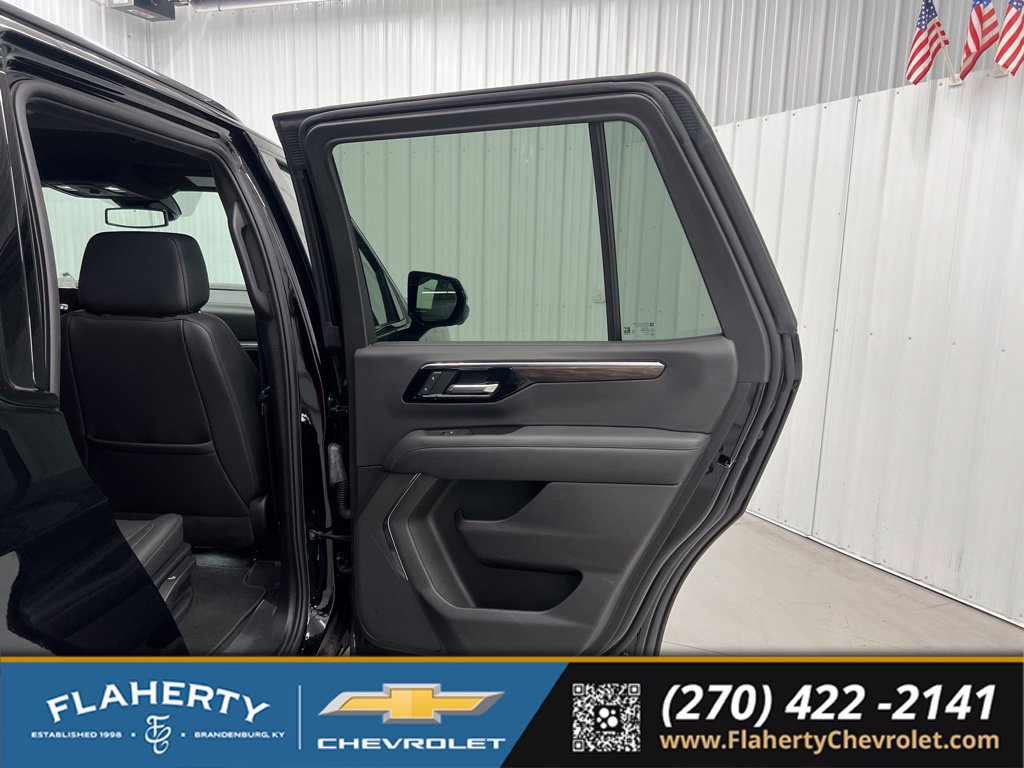 Used 2025 Chevrolet Tahoe Z71 AWD/4WD image 12