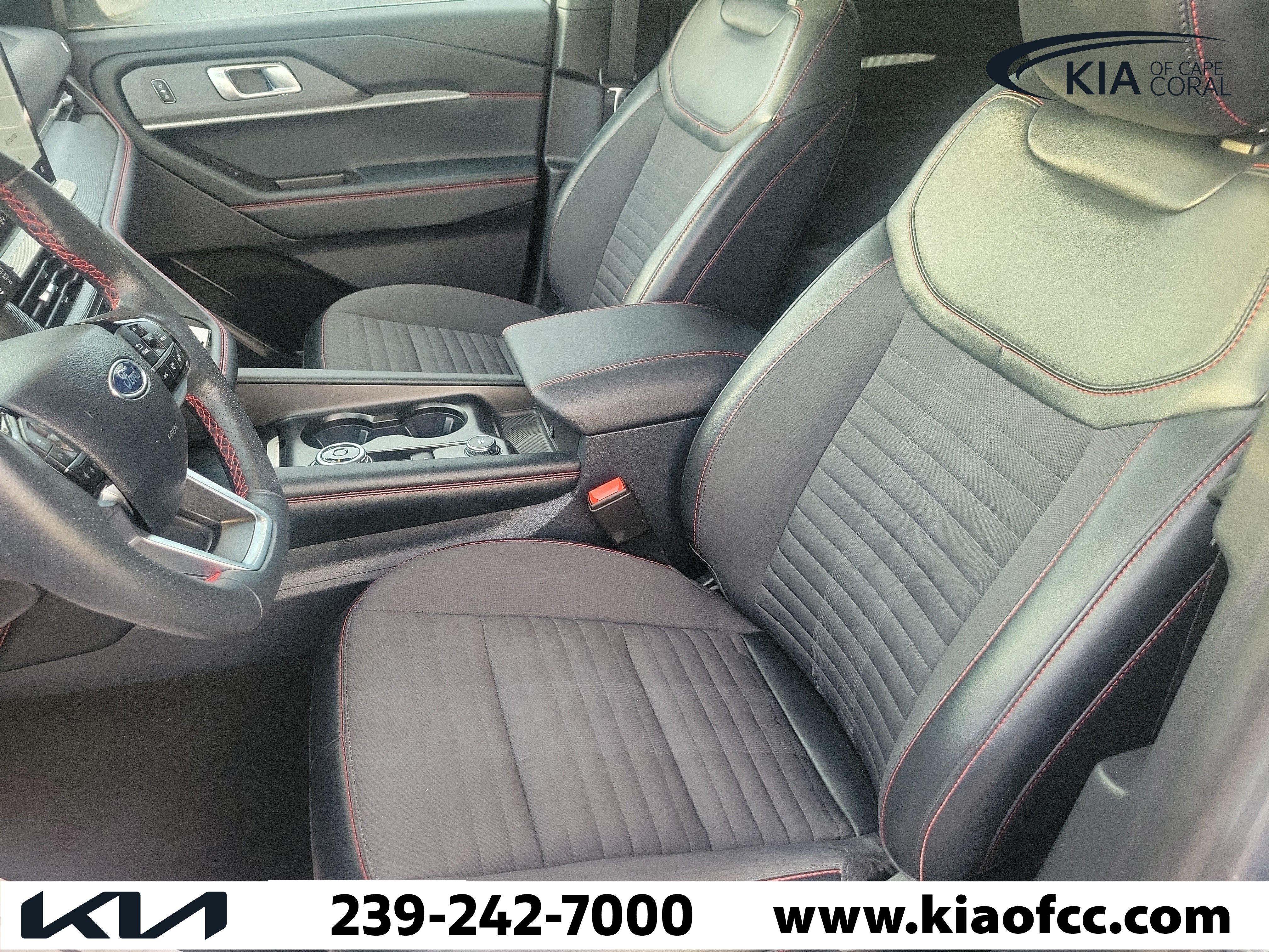 Used 2025 Ford Explorer ST-Line w/ ST-Line Street Pack AWD/4WD image 23