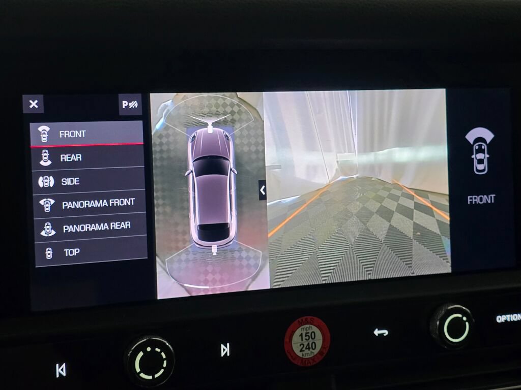 Certified 2024 Porsche Macan AWD/4WD image 41