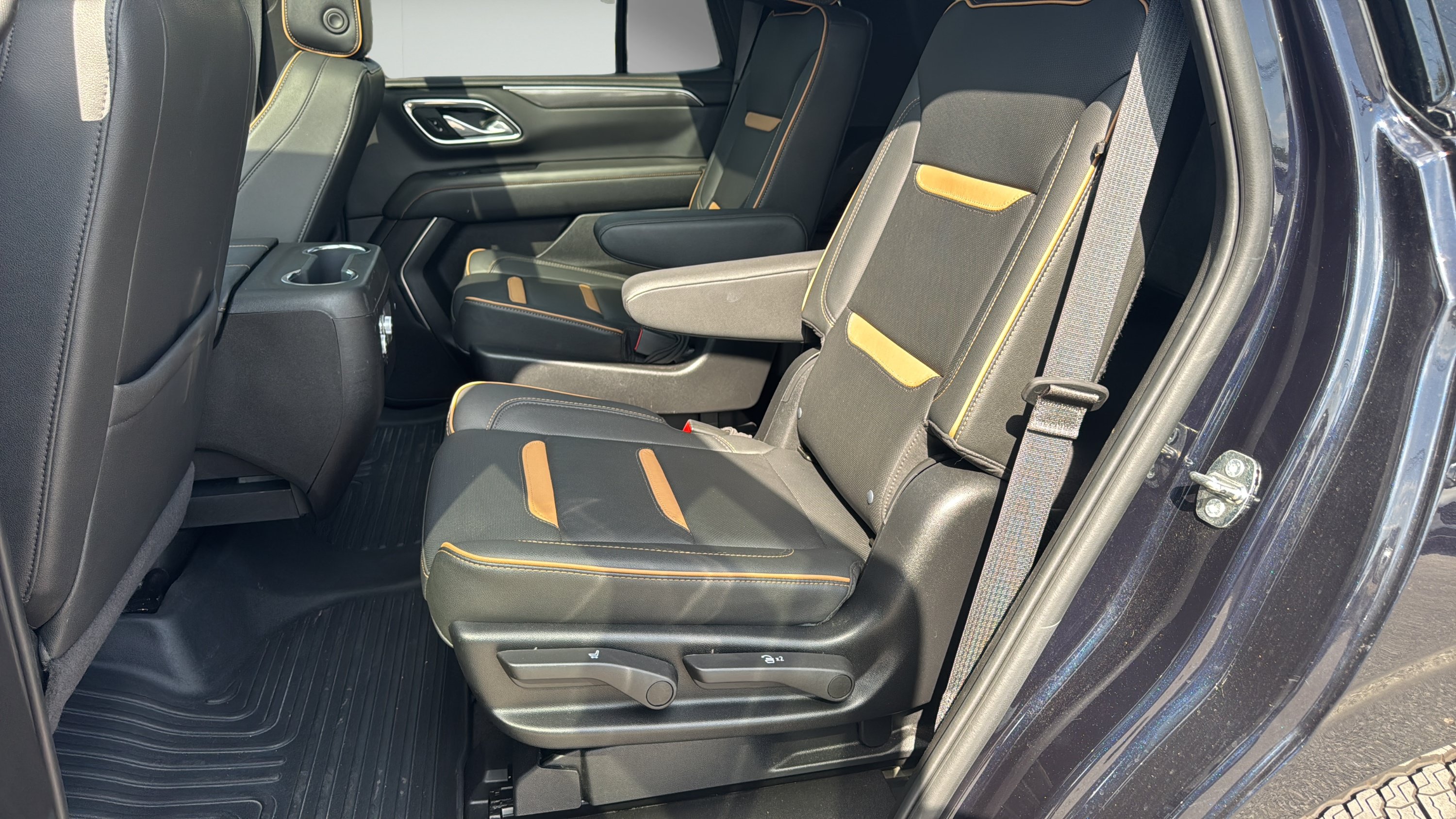 Used 2024 GMC Yukon AT4 w/ Technology Package AWD/4WD image 22