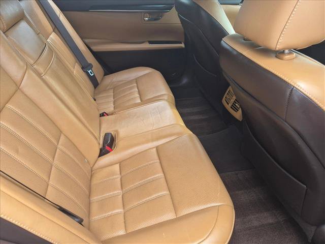 Used 2016 Lexus ES 350 w/ Luxury Package w/Wood Trim FWD image 19