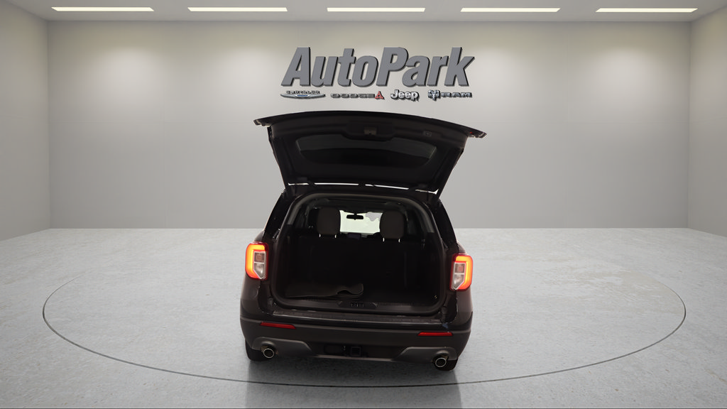 Used 2023 Ford Explorer XLT w/ Equipment Group 202A AWD/4WD image 9