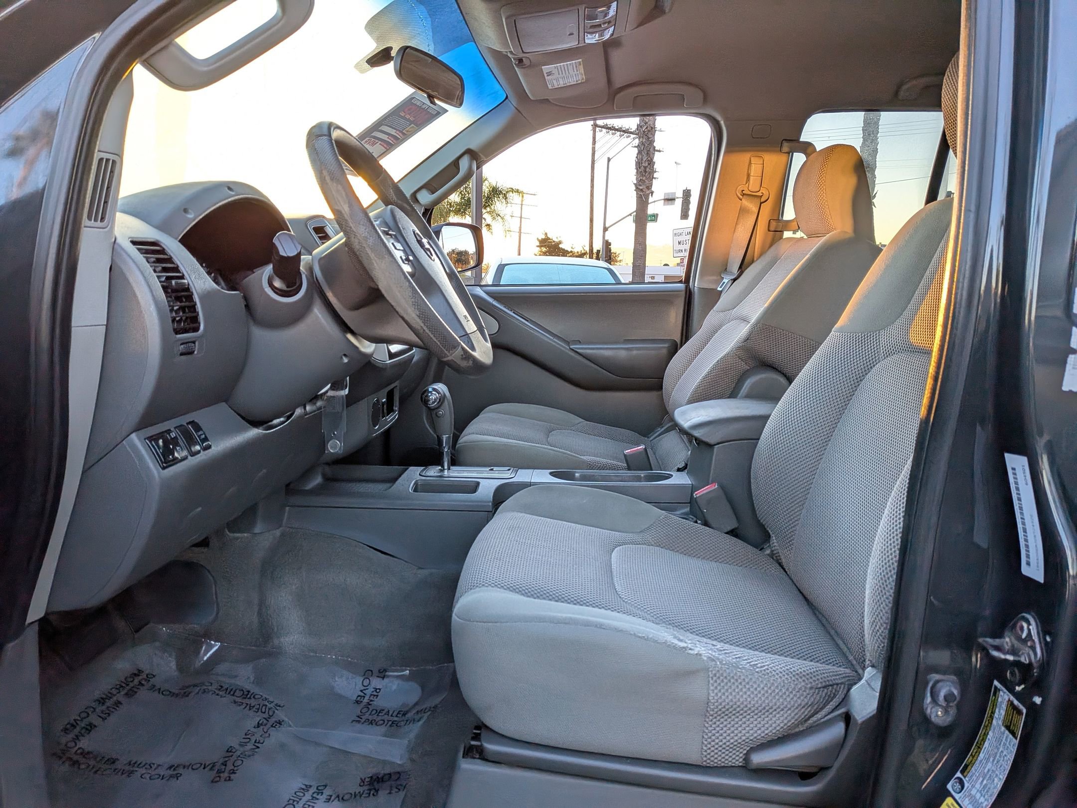 Used 2013 Nissan Frontier SV image 15