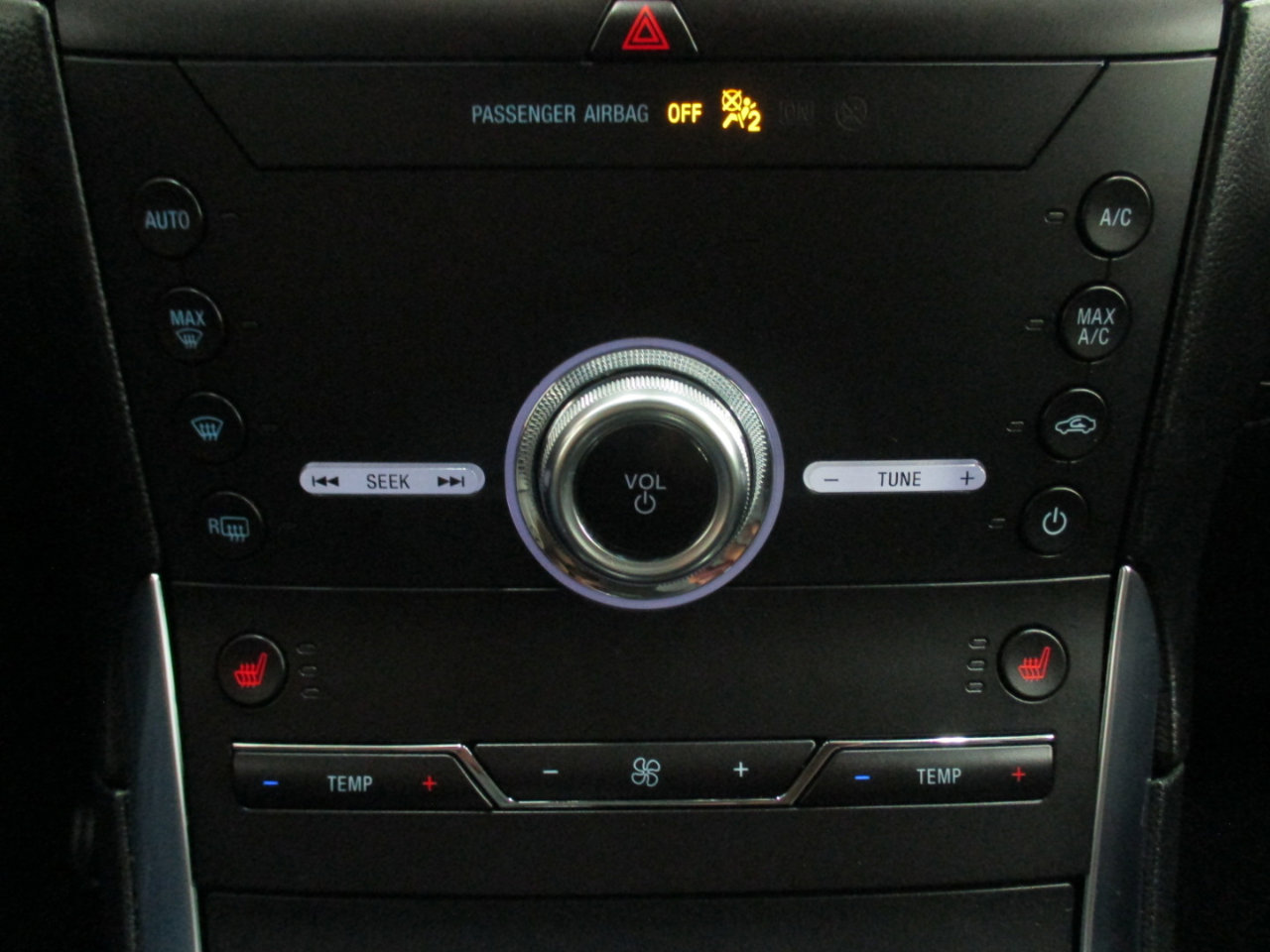 Used 2020 Ford Edge Titanium w/ Cargo Accessory Package image 24